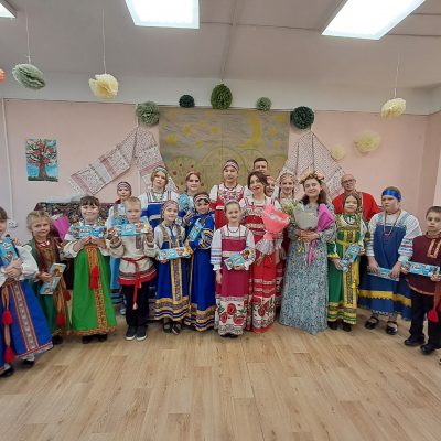 Пролетье. С весною прощаемся, с летом встречаемся